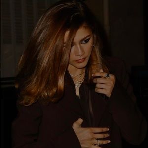 Meet your Posher, Seline